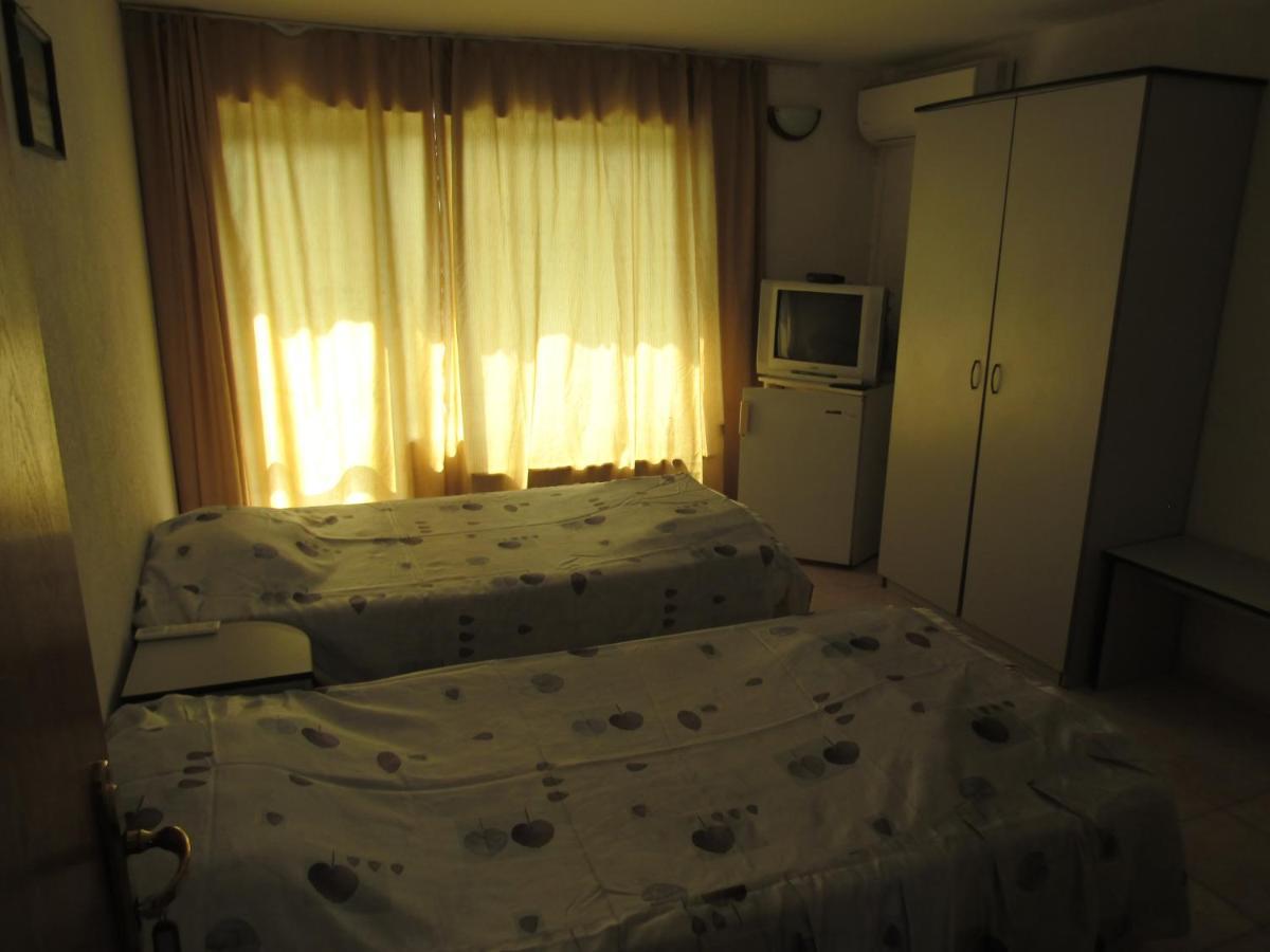 Hostel Papagal Varna Ngoại thất bức ảnh