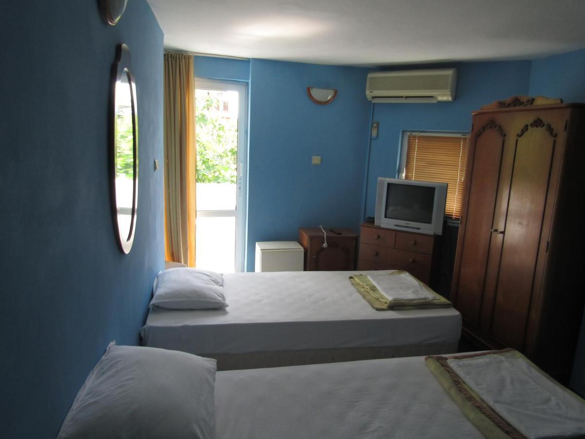 Hostel Papagal Varna Ngoại thất bức ảnh