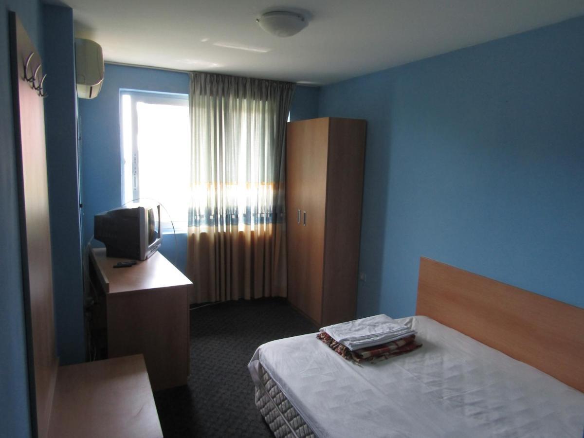 Hostel Papagal Varna Ngoại thất bức ảnh