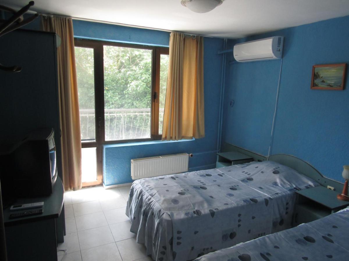 Hostel Papagal Varna Ngoại thất bức ảnh