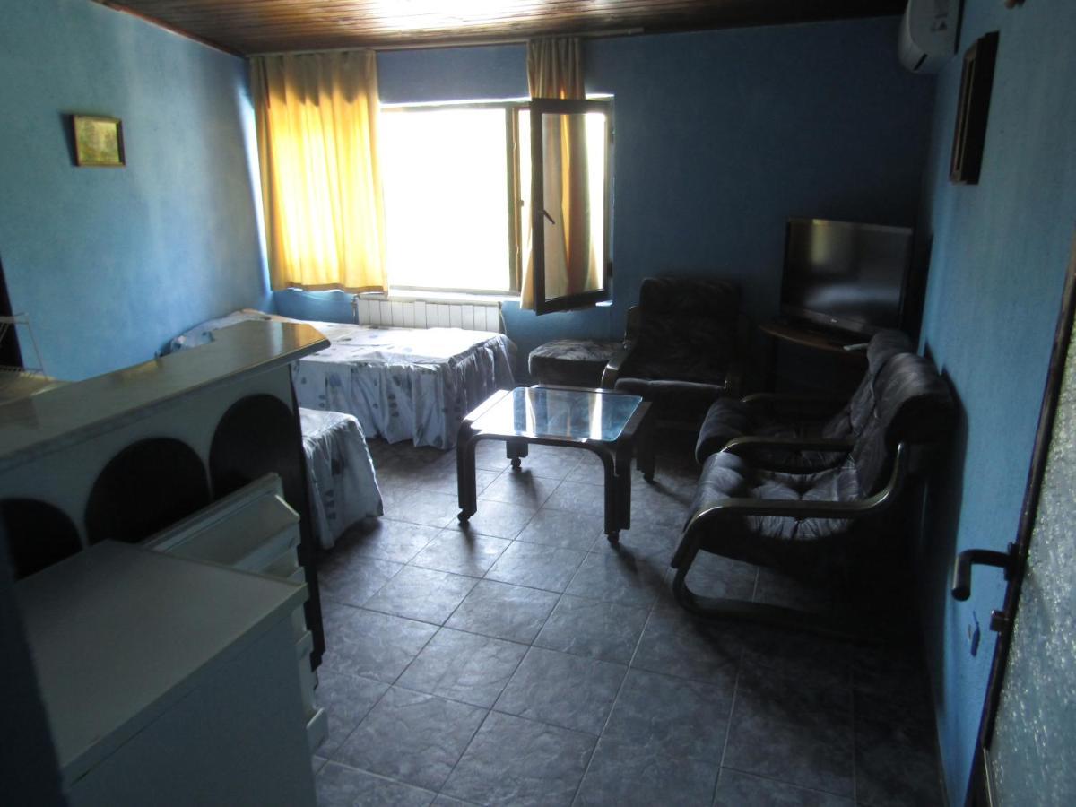 Hostel Papagal Varna Ngoại thất bức ảnh