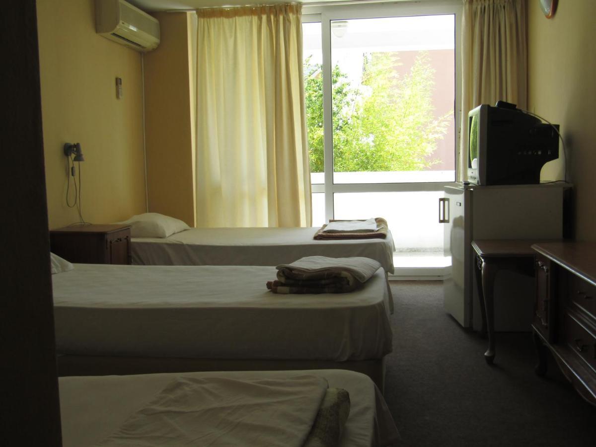 Hostel Papagal Varna Ngoại thất bức ảnh