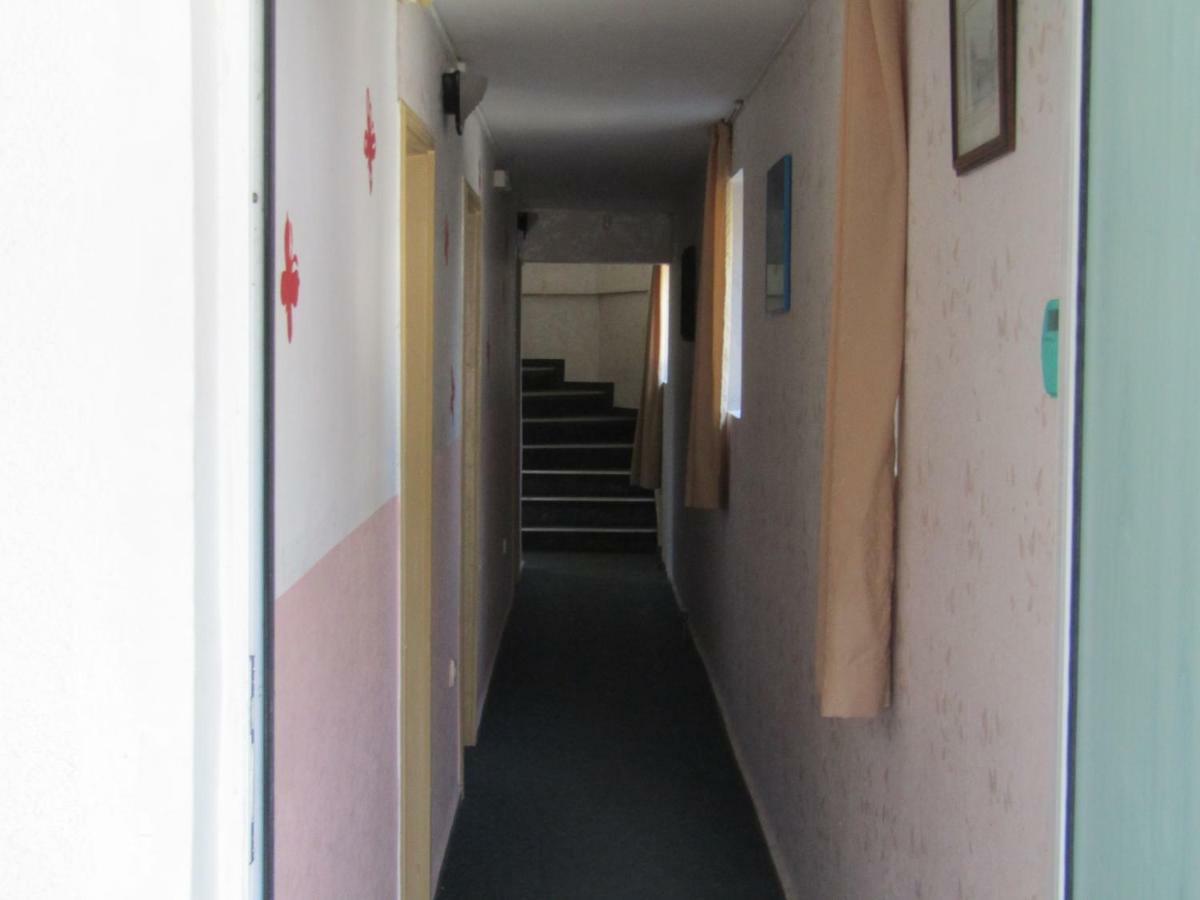 Hostel Papagal Varna Ngoại thất bức ảnh