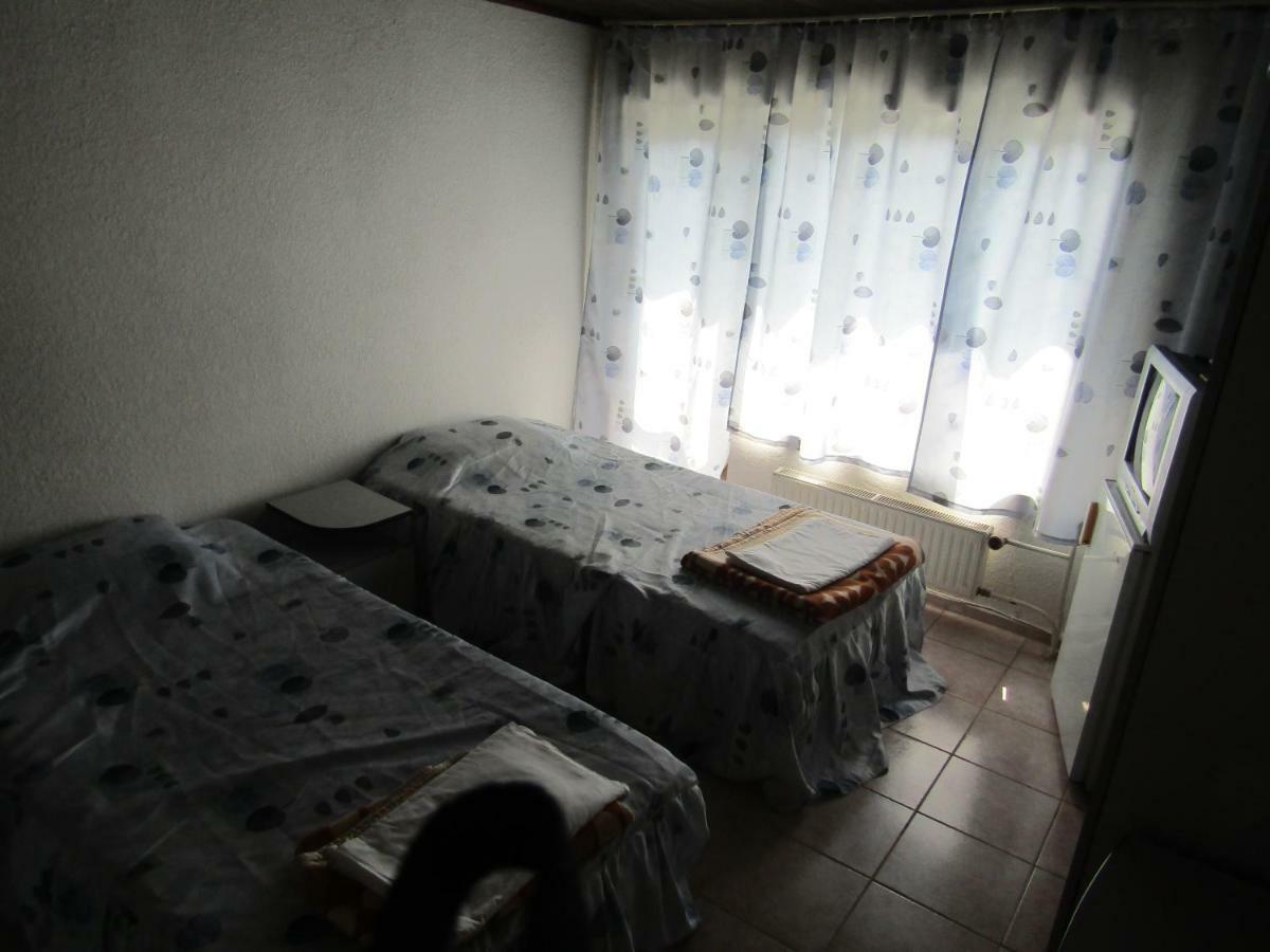 Hostel Papagal Varna Ngoại thất bức ảnh