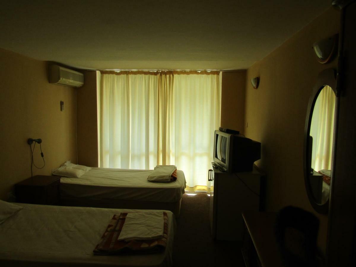 Hostel Papagal Varna Ngoại thất bức ảnh
