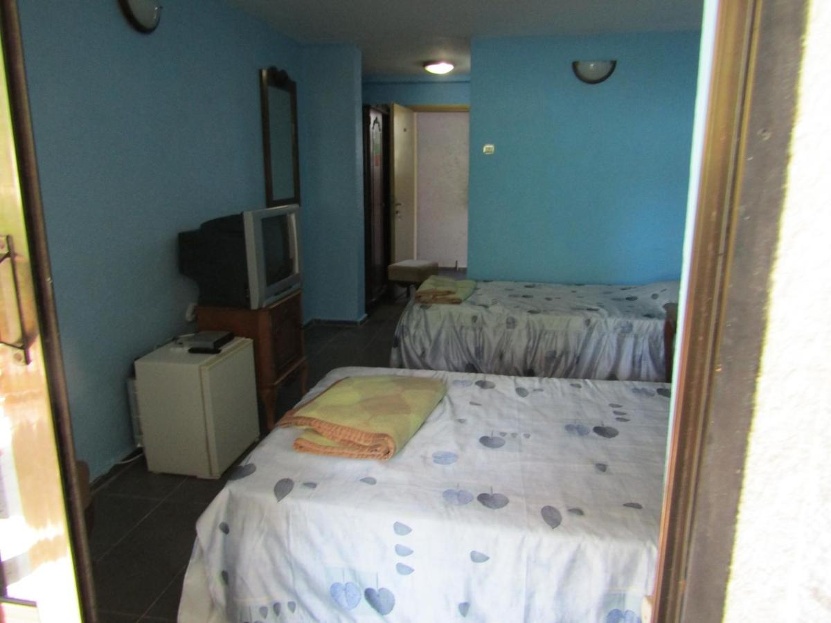 Hostel Papagal Varna Ngoại thất bức ảnh